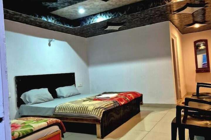 Room 9 of 29