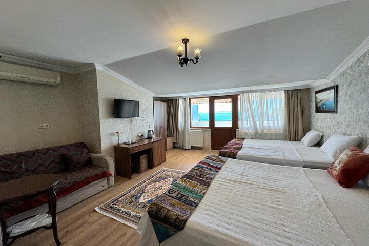 Room 15 of 82