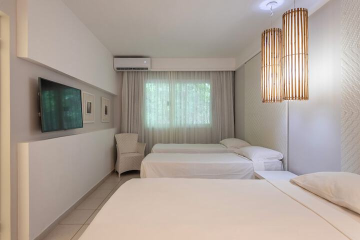 Room 8 of 74