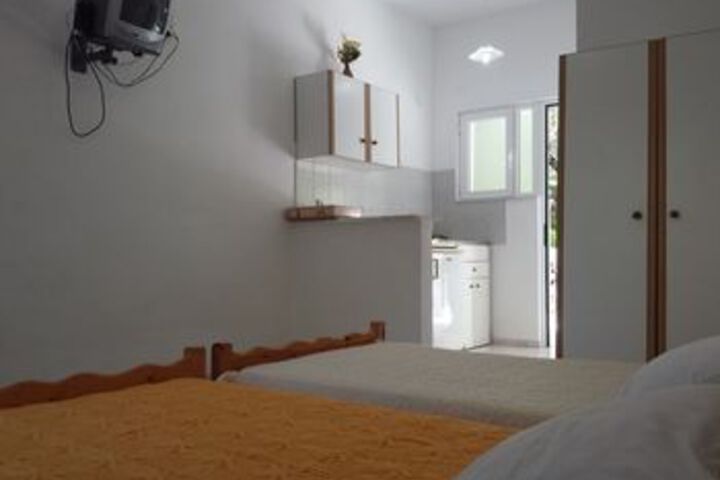 Room 10 of 21