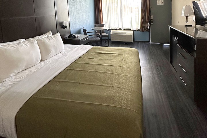 Room 19 of 46