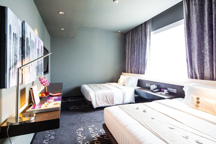 Room 7 of 94