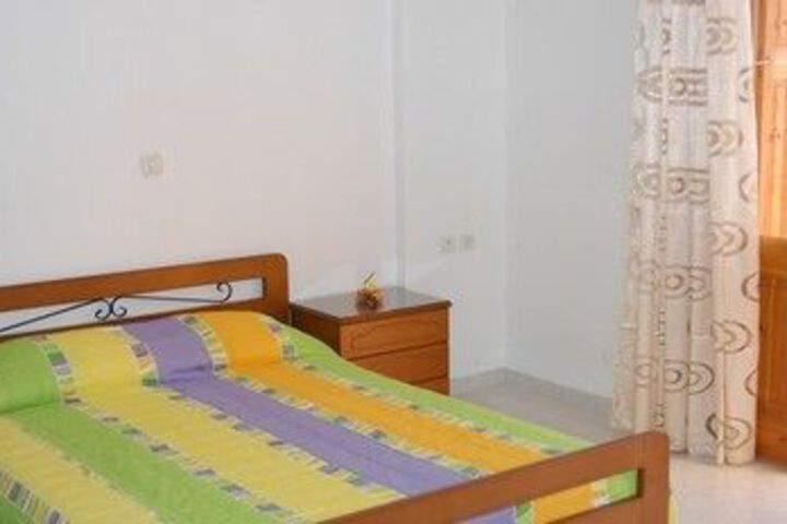 Room 12 of 18