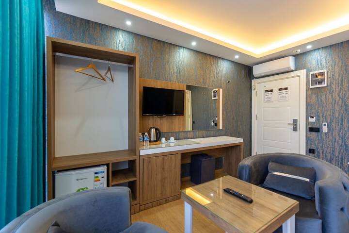 Room 32 of 58