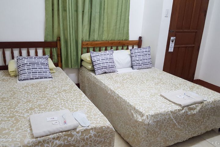 Room 9 of 48