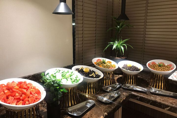 Dining 66 of 86