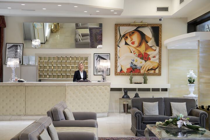 Hotel Interior 4 of 91