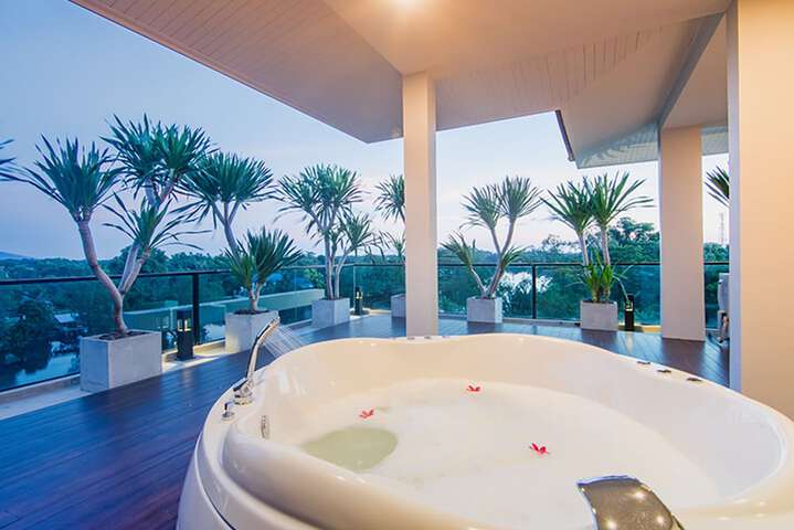 Hot Tub 41 of 69