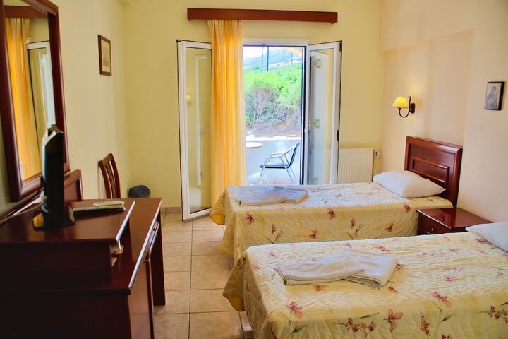 Room 9 of 21