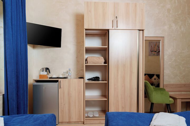Room 38 of 149