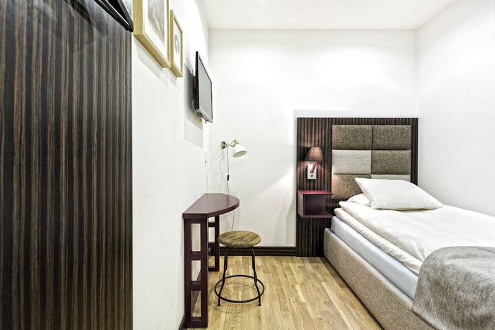 Room 6 of 41