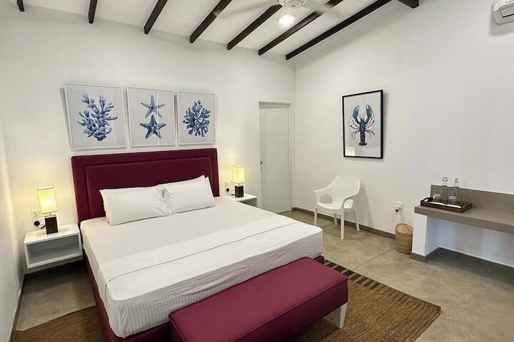 Room 9 of 31