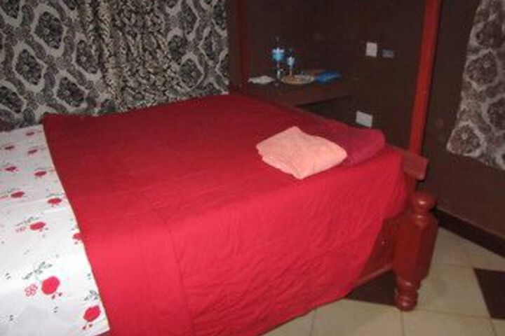 Room 11 of 19