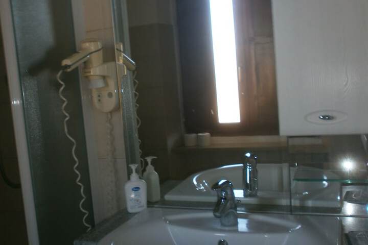 Room 51 of 60