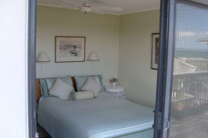 Room 7 of 12