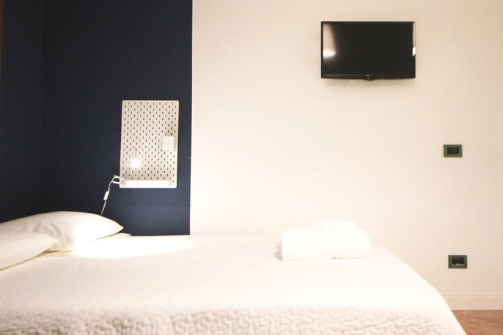 Room 2 of 13