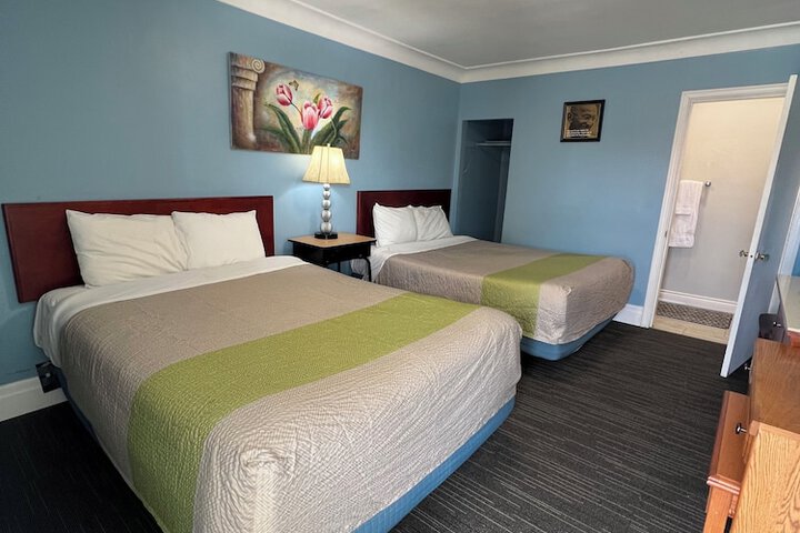 Room 6 of 35