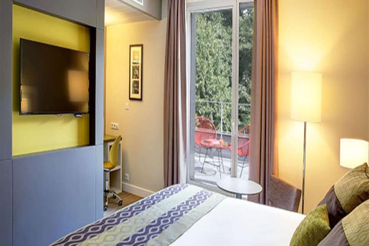 Room amenity
