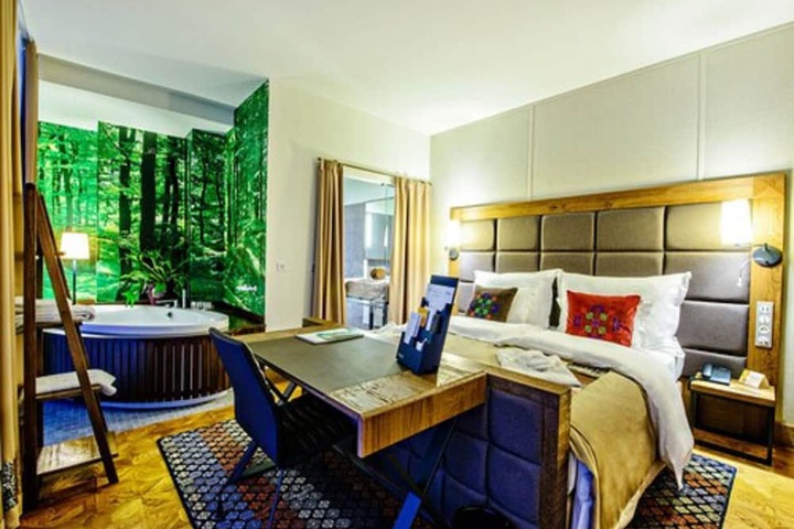 Room 9 of 46