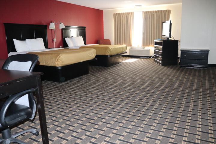 2 Queen Beds (26 of 34)
