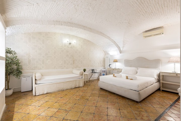 Room 7 of 41