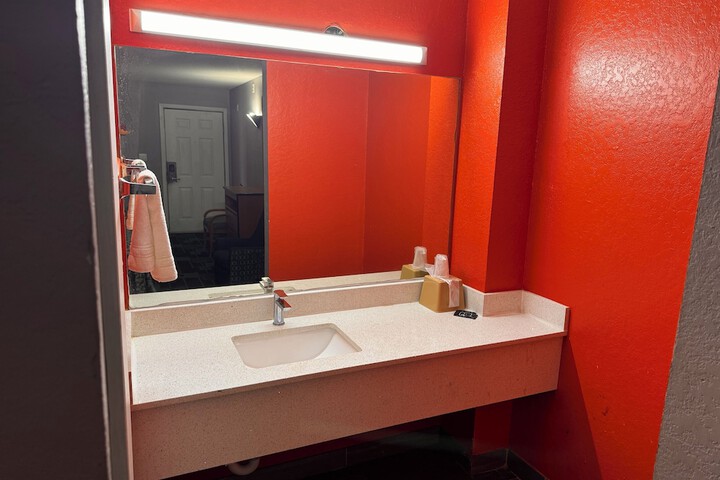 Room 9 of 14