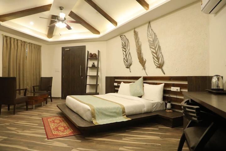 Room 16 of 19