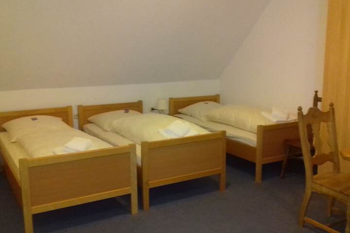 Room 4 of 36