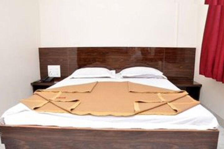Room 11 of 22