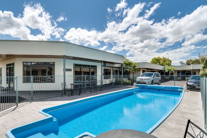 Pool 31 of 42