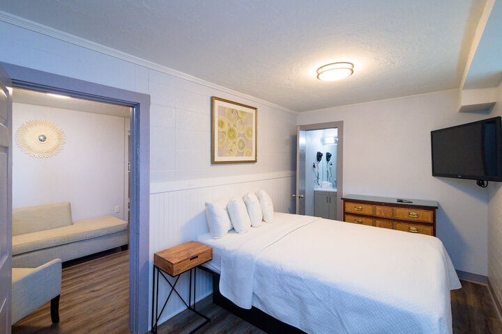 Room 18 of 73
