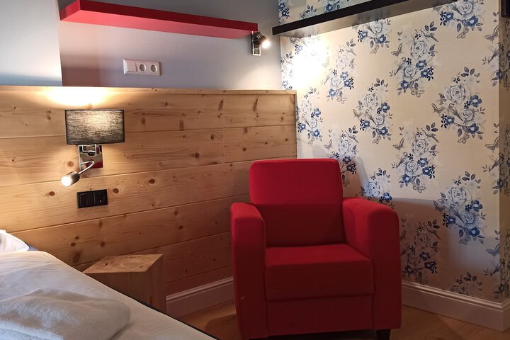Room 19 of 133