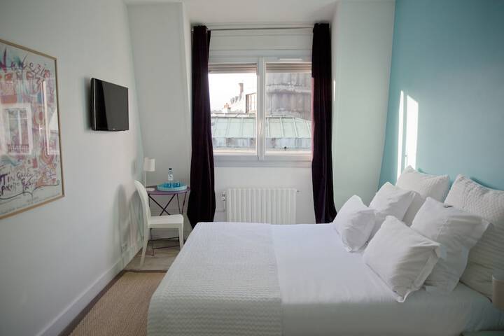 Room 12 of 80