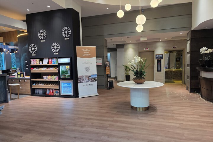 Hotel Interior 4 of 36