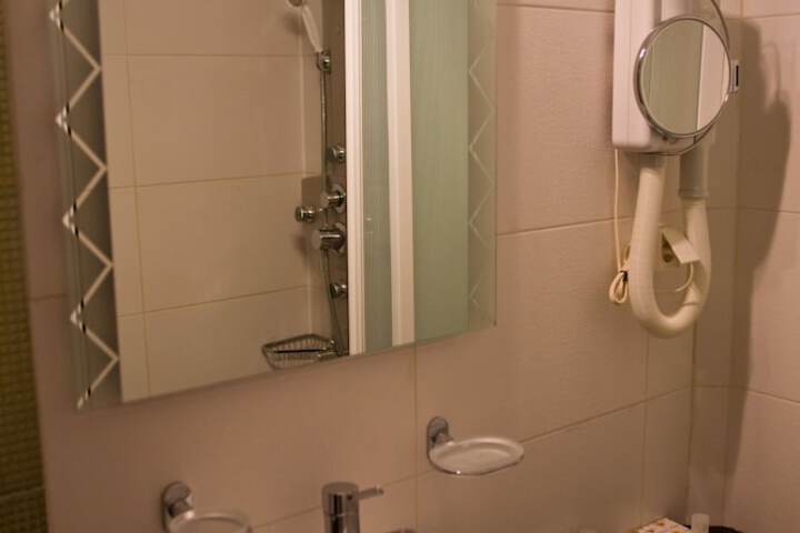 Room 31 of 44