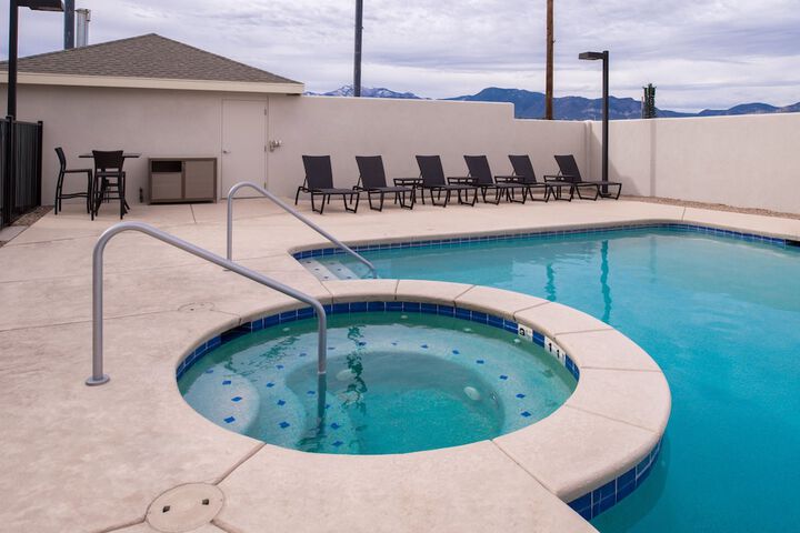Pool 21 of 56