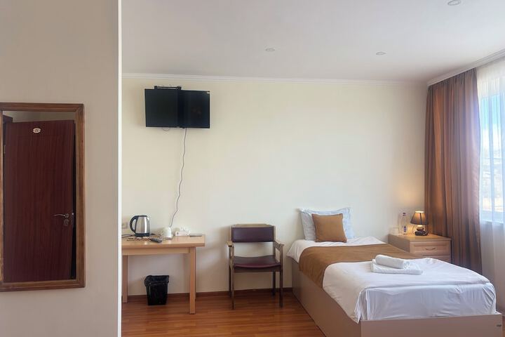 Room 10 of 75