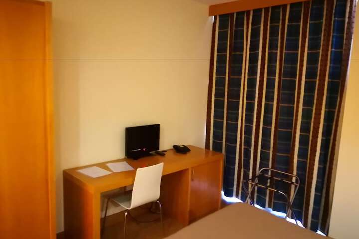 Room 15 of 86