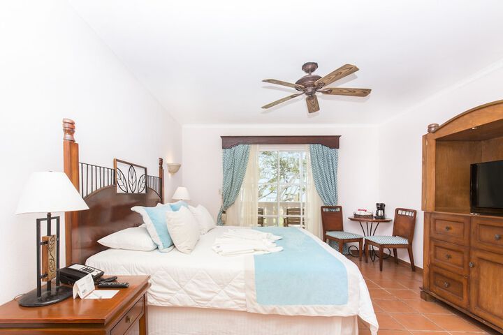 Room 4 of 87