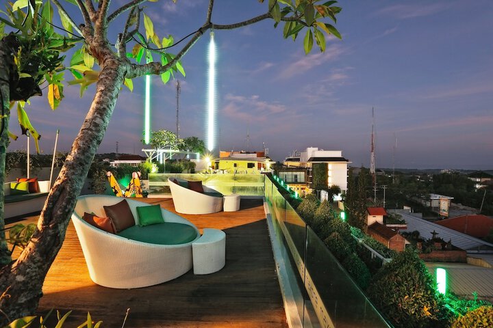 Pools & Facilities