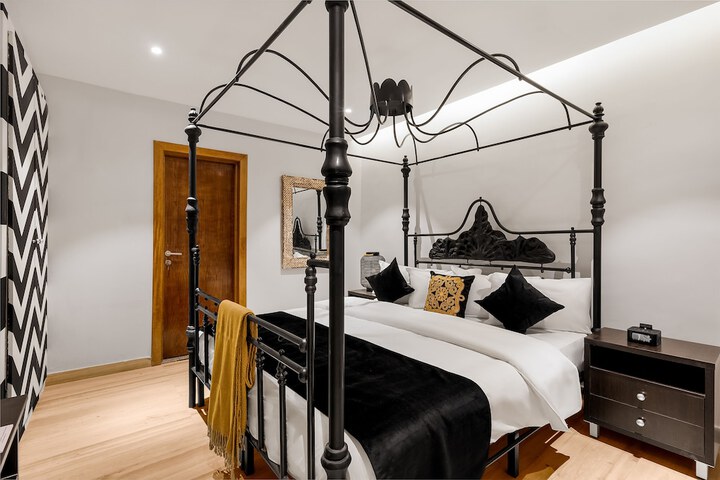 Room 3 of 25