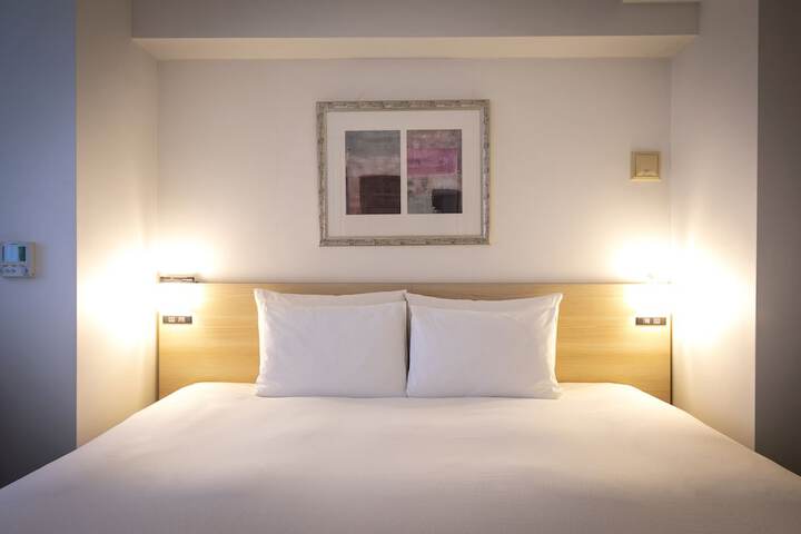 Room 10 of 96
