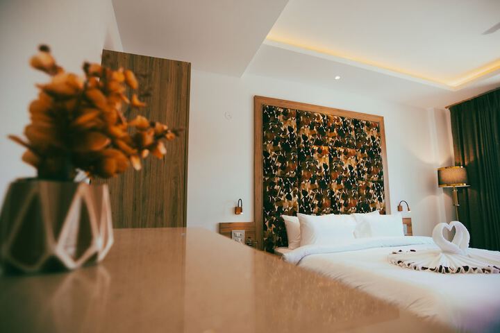 Room 10 of 37