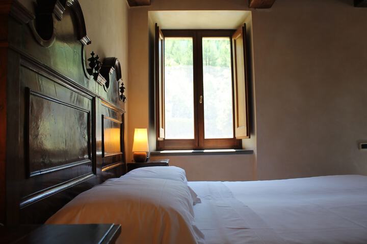Room 17 of 106