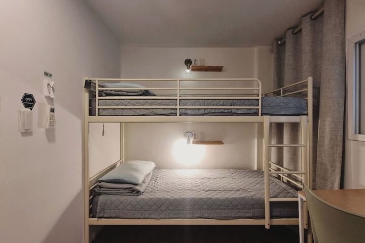 Room 22 of 80