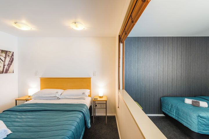 Room 32 of 80