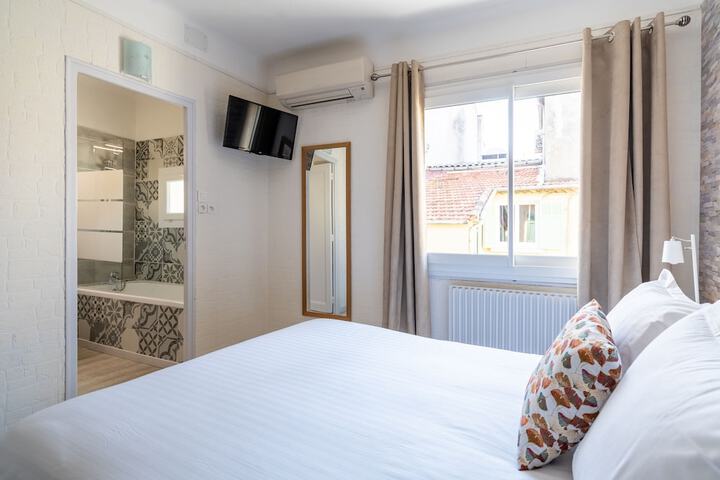 Room 8 of 39