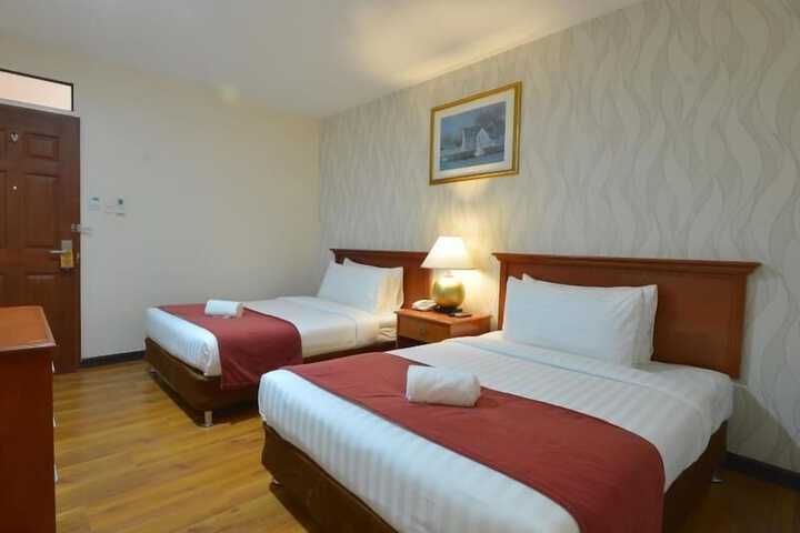 Room 17 of 31