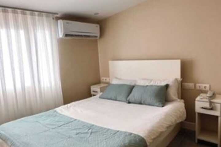 Room 7 of 27