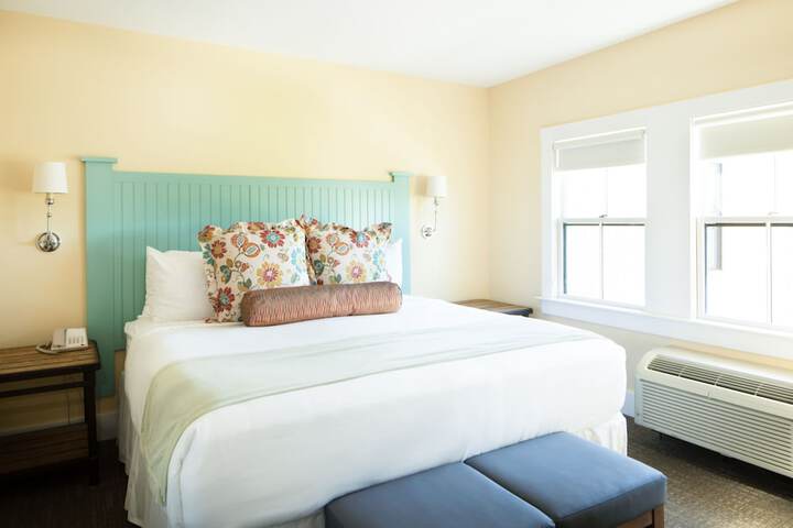 Room 25 of 106